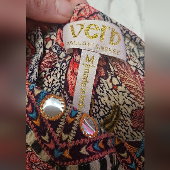 VERB By Pallavi Singhee Follow Multi Color Viscose Georgette PrintedTunic.Size M - Picture 10 of 16